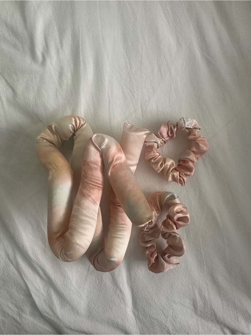 Silky Pink Tie-Dye Sleep Hair Set — Scrunchies & Hair Wrap